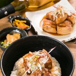 Kakunidonseｎmonten kakuton - 角煮丼をメインに角煮の出汁で炊いた特製ポークカレー、ハッシュドポークもございます