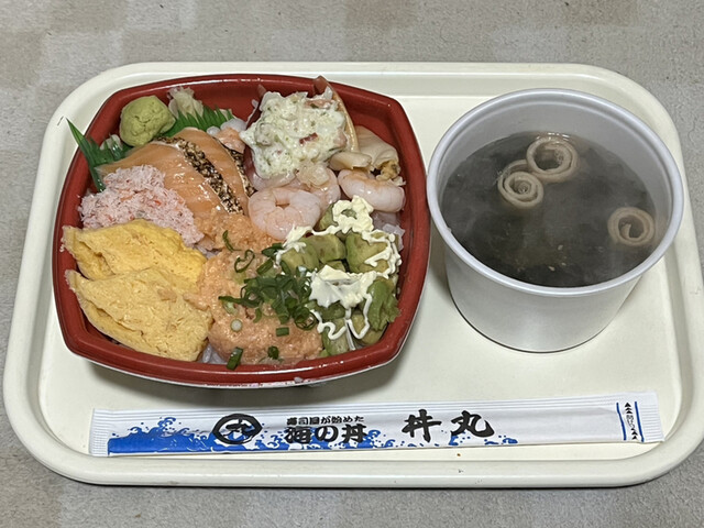 お持ち帰り処 丼助丼丸 石巻新境町店 - 陸前山下（海鮮丼）の写真