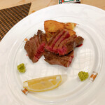 こまつ - 霜降り和牛炙り焼き1,900円（美味しかったけど私にはちと重めでしたw）