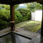 仙郷樓 奥の樹々 - 開けると・・・・