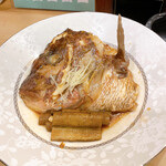 こまつ - 鯛のかぶと煮1,200円（骨までしゃぶりました。牛蒡の味もしっかりついて美味）