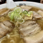 喜多方ラーメン 坂内 - 他店のチャーシュー麺に匹敵する６枚入り