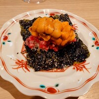 炭火焼肉 肉の匠 ひうち - 赤身肉と雲丹の手巻きキンパ