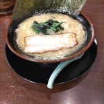 横浜家系ラーメン 丸岡商店 - 