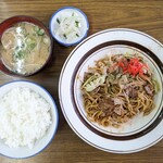 孝ちゃん食堂 - 焼きそば(ソース味) 550円 , めし(小) 160円 , 豚汁 150円
