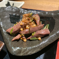 柳橋焼にく わにく - ハツの炒め物