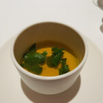 SINAE - 魚介とサフランのコンソメスープ