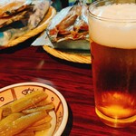 かじか - フキの煮物でまずビール