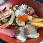 長谷川食堂 - 本日のおすすめ海鮮丼