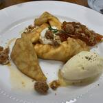 PATISSERIE TOOTH TOOTH　サロン・ド・テラス - 林檎キャラメルのクレープ