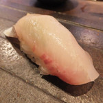 伊藤家のつぼ STAND SUSHI BAR - カンパチのお腹の部分(2013/5)