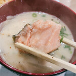 銀シャリ en - 粕汁にはサケがゴロゴロ♪