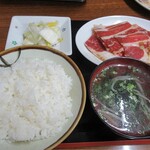 ホルモン焼 胡桃 - 牛バラ定食850円