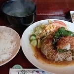 いな穂のかなぶん亭 - 料理写真:手造りハンバーグ定食(300g1,380円)