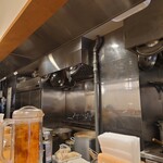 味噌ラーメン百庵 - とても衛生的な厨房。
