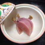 日本料理まるい - 赤蕪の煮物