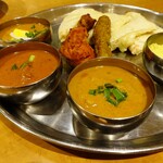 MOTHER INDIA - マザーインディアプレミアムターリー(チキンカレー、キーマエッグカレー、マトンカレー) チーズナンに変更
