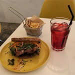 Bro Sandwich Tokyo - 生ハムルッコラサンド　1200円 　＆　SET ポテト＋ドリンク　500円