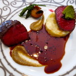 ラ・ヴァガボンド - 〈十勝 黒毛和牛〉『ランプ肉』の低温ロティ ソーストリュフェ