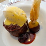 ラ・ヴァガボンド - 〈ヴァローナ カライブ〉『フォンダンショコラ』黒トリュフのグラス