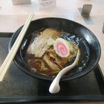 麺工房 三芳（下り）PA店 - 醤油ラーメン　680円