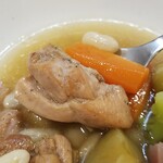 キッチン ブルー グローブ - スモークチキンと人参