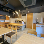 お料理 ちゃとら - 店内の様子。