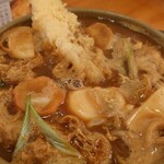 角丸 - 味噌煮込みうどん 梅天(たまご、かしわ、天ぷら入り)