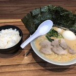 横浜家系ラーメン 魂心家 - 