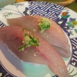 廻鮮寿司 塩釜港 - とび魚￥250税別(R1.8.7撮影)