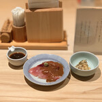 日本橋海鮮丼 つじ半 - ①突き出しの刺身