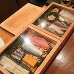 ともえ寿司 - 本日のネタ