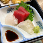 かっすい亭 - 上品で新鮮なお刺身
      