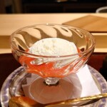 日本料理 柳燕 - 手作りミルクアイスとあまおうのソース