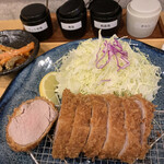 豚肉料理専門店 とんかつのり - ヒレかつの断面。うっすらとピンク色でした('23/02/03)