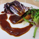 Ryoriya Takashima - メイン～淡路島産の但馬経産牛の肩肉 赤ワイン煮込み アンデスレッド（じゃがいも）のピューレ ニンジン 篠山産のほうれん草 トレビス（キク科の多年生植物）