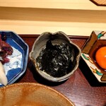 日本料理 柳燕 - お新香（柴漬、蕪）、揉み海苔、黄身