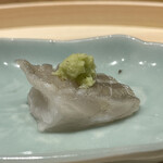 温石 - ●近くで採れたヒラメ　エンガワ　少し炭火で炙って