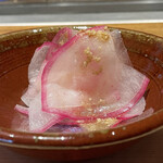 温石 - ●赤蕪の胡麻酢かけ