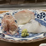 温石 - ●近くで採れたヒラメ、アオリイカ　お造りで
      茗荷と山葵と共に