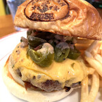 アメリカンハウス CIAL桜木町店 - ハラペーニョ　たくさん入ってました。