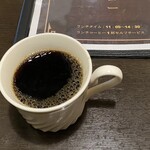 シン龍閣 - ランチサービスのコーヒー、後のメニューにそのサービスのことが書いてある