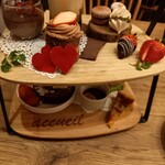 カフェ アクイーユ - アフタヌーンティースタンドが到着