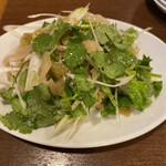 刀削麺荘 唐家 - パクチーザーサイサラダ