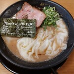 Ramen Kogane Ya - ワンタン麺