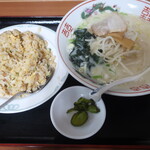 台湾料理 萬盛 - ラーメンセット(豚骨ラーメン+炒飯)