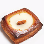 Rustic Bakery - いちごとクリームチーズのデニッシュ　(190円) '12 11月上旬