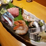 やすけ - 刺身盛り合わせ
