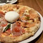 GOOD CHEESE GOOD PIZZA - マルゲリータ✖︎サーモンブッラータ　2550円