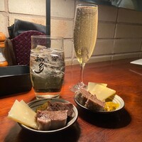 カルネジーオ イースト - 